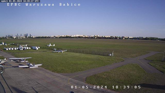 Widok z kamery na Lotnisko Babice w Warszawie